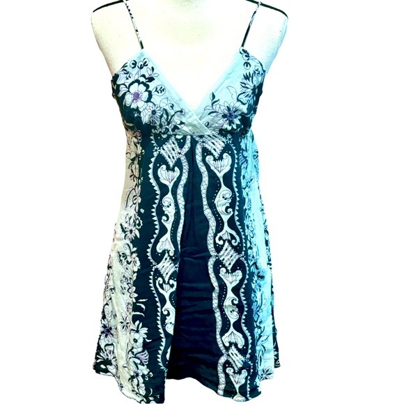 Heritage 1981 Dresses & Skirts - Adorable little sundress by heritage 1981- size Medium